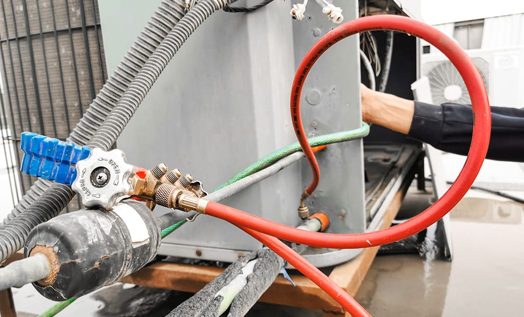 冷媒ガス回収（入れ替えの場合）